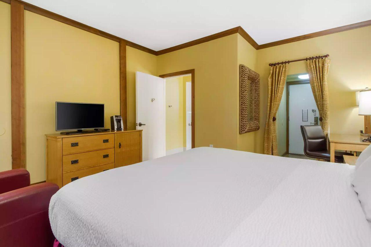 Inn Marin And Suites, Ascend Hotel Collection Novato Eksteriør bilde